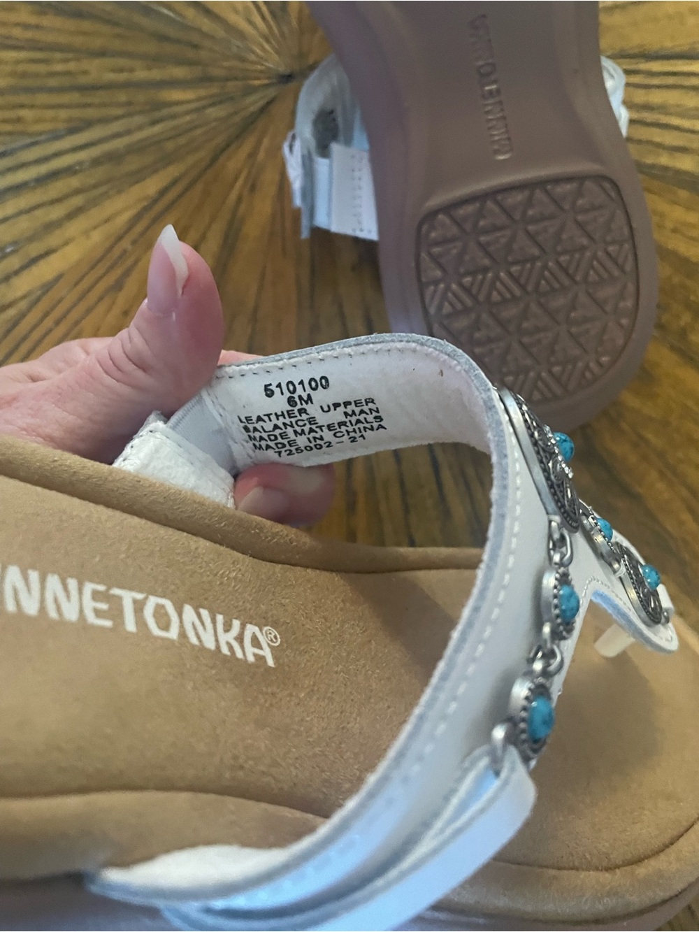 Minnetonka White Leather Thong Sandals with Turquoise Medallions - Picture 3 of 7